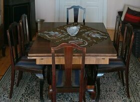 Historický stůl se šesti židlemi - 1