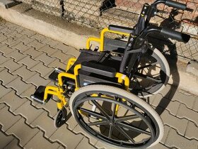 Dětský invalidní vozík - 1