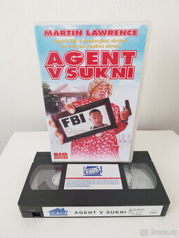 VHS Agent v sukni - 1