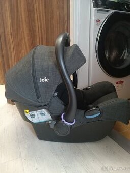Autosedačka vajíčko Joie