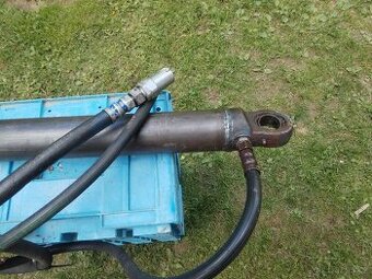 Prodám lopatu do třetího bodu za traktor - 1