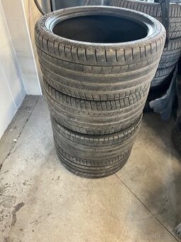 Prodám pneu 255/35/19 Dunlop 6mm DOT 10/22