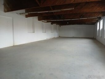 PRONÁJEM - Skladová hala 325 m² - Hluboká nad Vltavou - 1