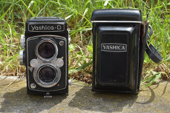 YASHICA D + BRAŠNA / TOP STAV