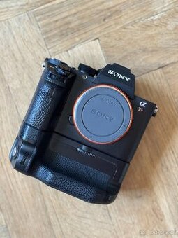 Sony a7 Rii Telo + Battery grip