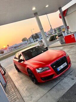Audi S8, V8 382 kW (520 koní) - 1
