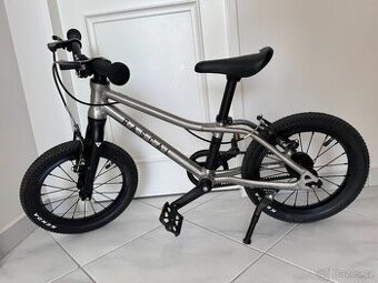 RASCAL 14 Titanium vč. stojánku (v záruce)