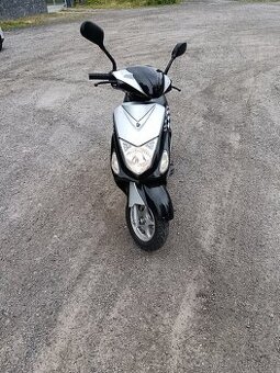 Skútr 50