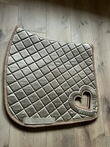 Drezurní podsedlovka Apač