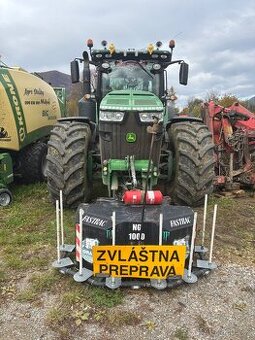John Deere 8335R