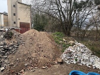 Hlína, kamení, suť hledám odvoz