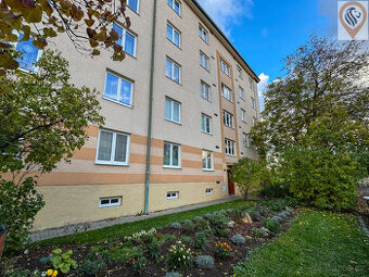 Nabízíme k prodeji útulný byt 2+1 v osobním vlastnictví s ga