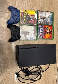 Xbox Series X 1TB SSD+dva herní ovladače+9 zakoupených her