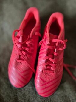 Fotbalové turfy Adidas vel. 36