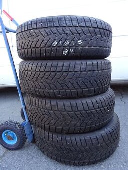 Zimní pneu Goodyear, 235/60/18 107H, 4 ks, 6,5 mm