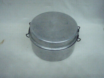 SKLÁDACÍ KEMPINGOVÁ SADA HRNCŮ - 7 v 1