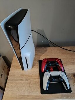 PlayStation 5 slim s mechanickou + dva ovladače