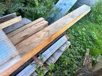 Zánovní dřevěné trámky 100x100 různé délky