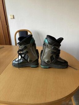 Boty na snowboard tvrdé Rajchle vel. 39-41,5