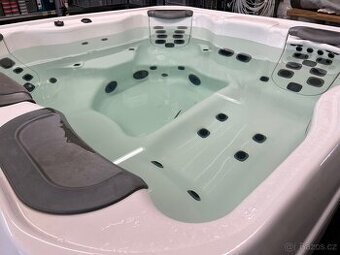 Vířivá vana Villeroy & Boch