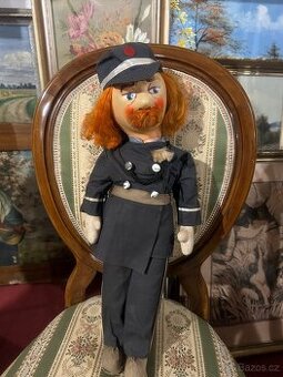 Starý panák ve vojenské uniformě  unikátní kousek