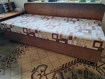 válenda gauč s úložným prostorem