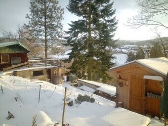 Prodej rekreační chaty se zahradou a saunou