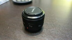 Canon EF 50mm f/1.8 II