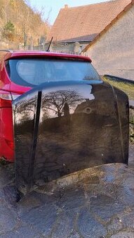 Subaru Forester kapota