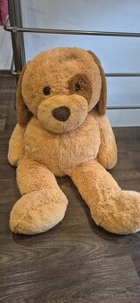 Velký plyšový pes