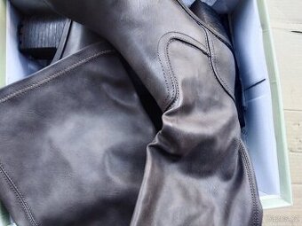 Kozačky vysoké pružné nad kolena 39