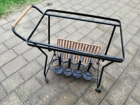 Servírovací kovový stolek Retro na lahve a časopisy - 1