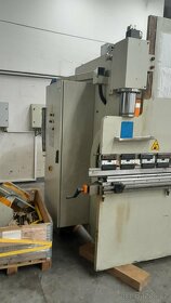 Ohraňovací lis ERMAK CNC AP 3100 x 80t, zachovalý.