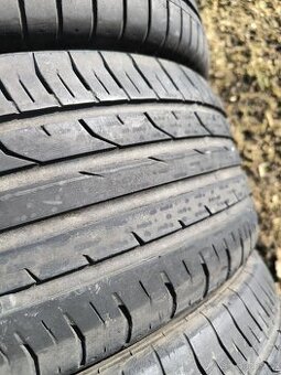 Goodyear a Continental 215/45/16