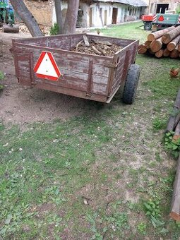 Dvoukolový vlek za traktor