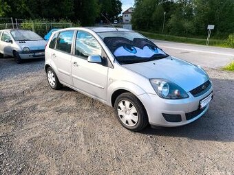 Ford Fiesta, KRÁSNÁ,65TKM,1MAJ 66LET,VÝBAVA