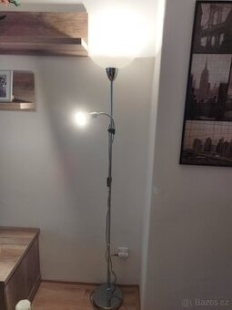 Stojací lampa