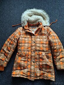 Dívčí zimní bundy a vesty vel.146-152 - 1