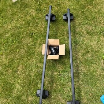 Střešní nosič Thule pro Mazdu CX-30