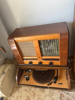 Rádio Tesla Largo s gramofonem