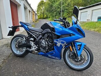 Suzuki GSX-8R_modrá perleť_rok 2025