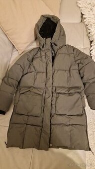 Zimní bunda zn. C&A. Vel 140