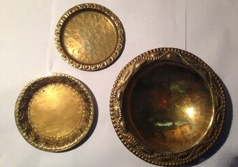 PRODÁM STAROU MOSAZNOU MISKU A TALÍŘKY Z ROKU 1921