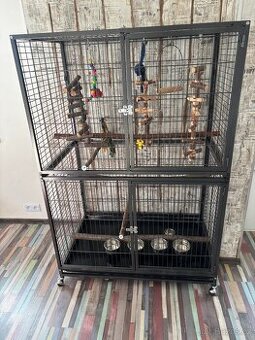 Obří klec pro papouška