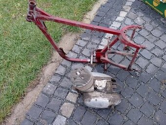 ČZ 175 rám s motorem
