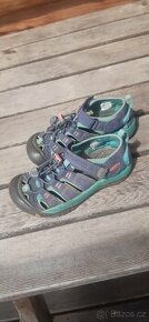 Keen sandaly 32/33