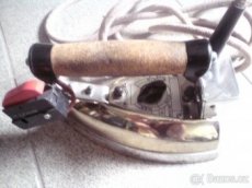 Napařovací žehlička