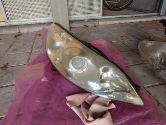 Xenonové světlo světlomet Peugeot 407