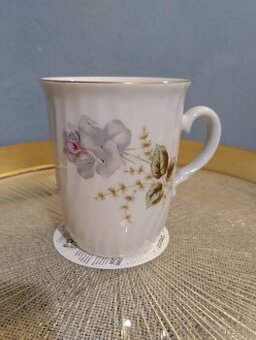 Romantický hrneček s růžičkou