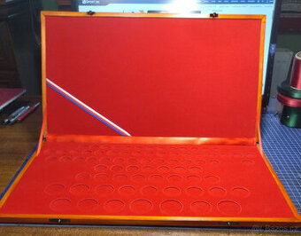 Predám kazetu na mince ČSR 1921 - 1938 obežné a pamätné stri